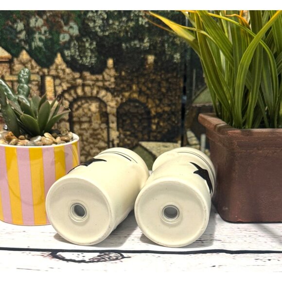 Ceramic Star Design Salt & Pepper Shakers - Picture 4 of 8